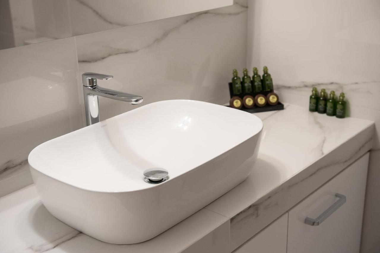 Newly Renovated Flat 500M From Subway Station Apartment Athens Luaran gambar