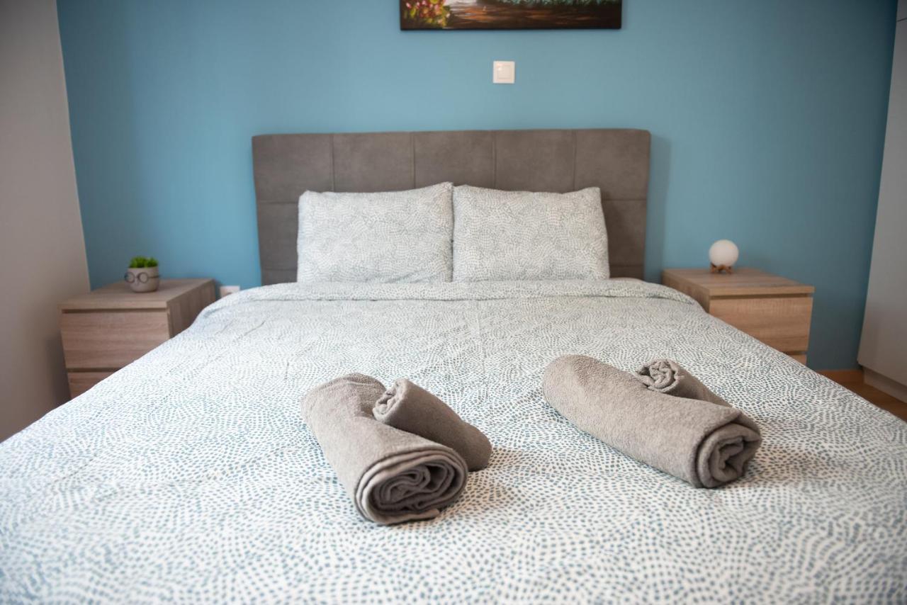 Newly Renovated Flat 500M From Subway Station Apartment Athens Luaran gambar
